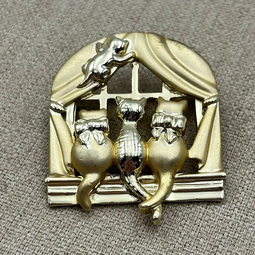 Vintage AJC Cats in the Window Brooch Pin Gold Tone Signed - Picture 2 of 4